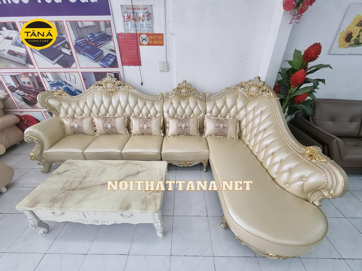 Sofa simili trong phong cách cổ điển