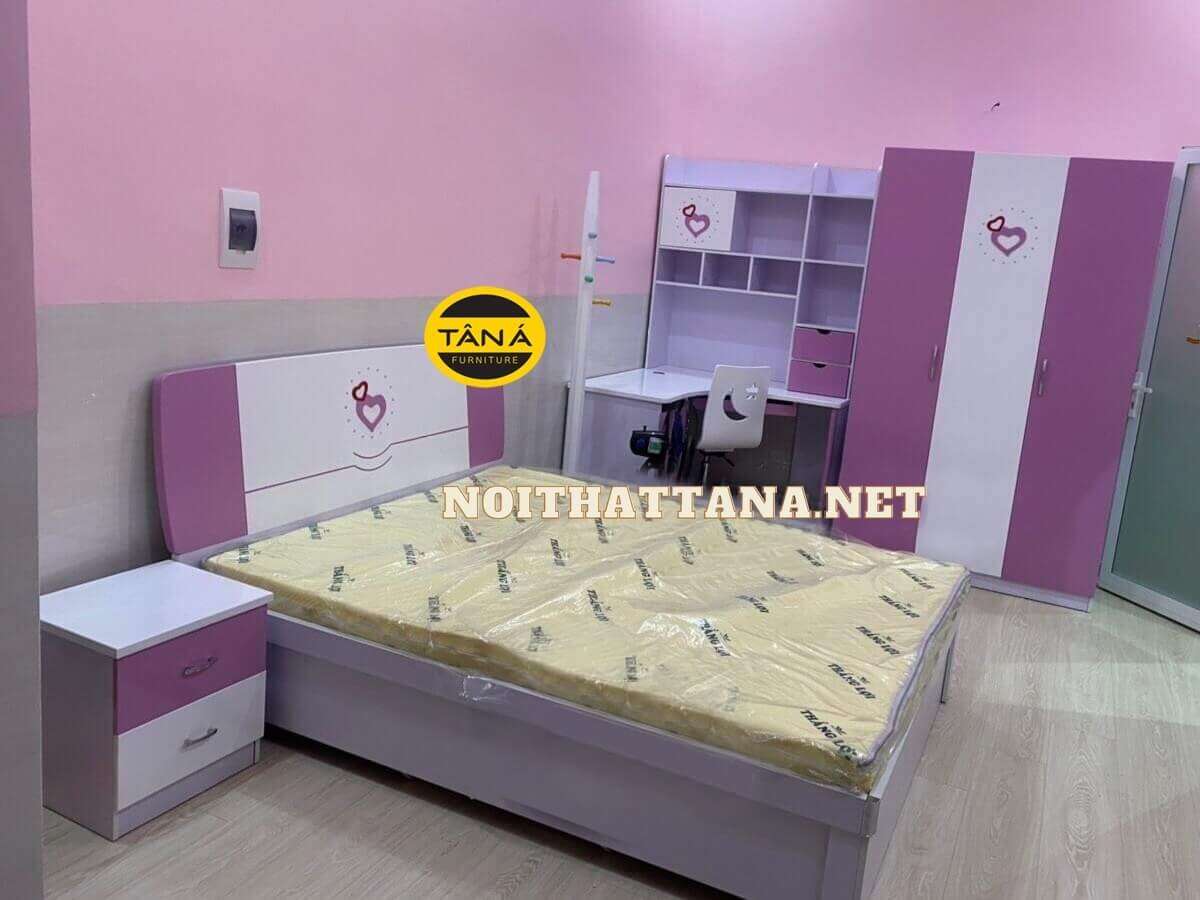 Bộ giường tủ màu hồng dễ thương cho các bé gái, lấy tone màu hồng mang đến sự tích cực, lạc quan, sinh động tạo không khí tươi vui để các bé phát triển tư duy sáng tạo.
