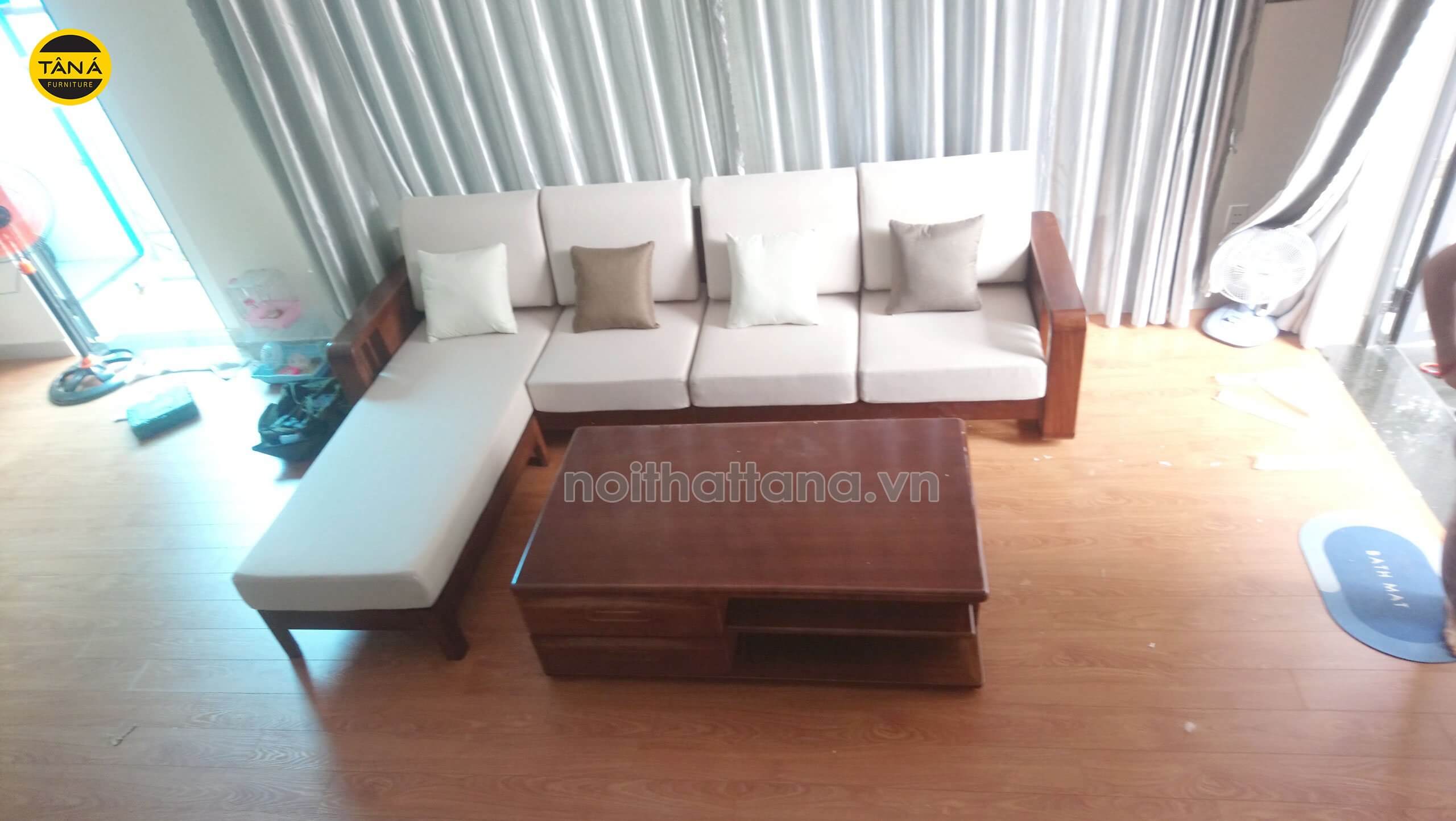 sofa gỗ nguyên khối hiện đại