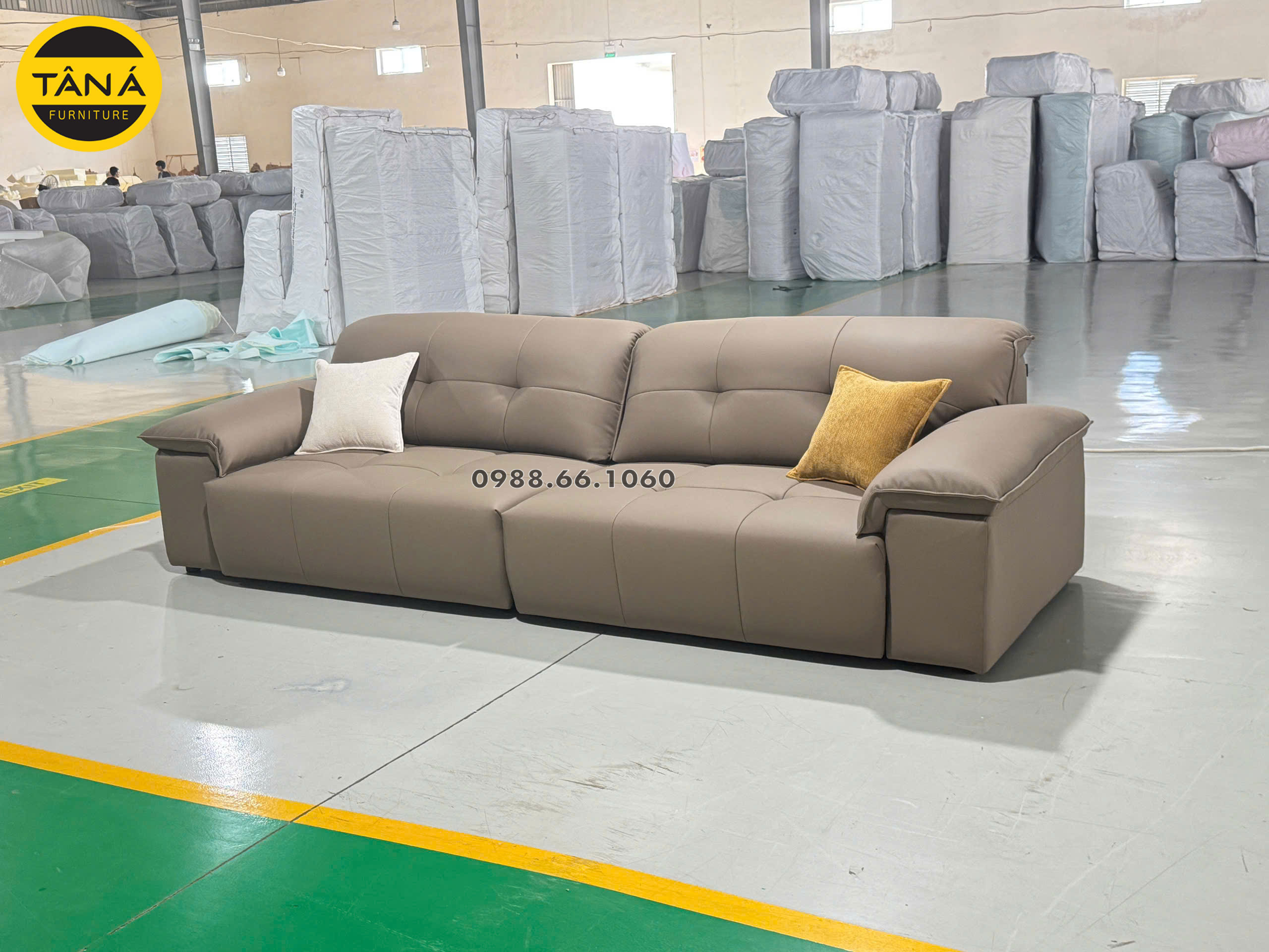 +20 Mẫu thiết kế sofa đẹp, sang trọng cho phòng khách 2026 3 z7031754830619 66d484c97c0fd803e69fb8c6039cf5ac