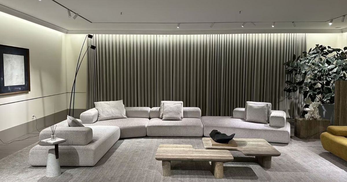 Sofa Góc: 4 Tiêu Chí Cần Cân Nhắc Trước Khi Đầu Tư Cho Phòng Khách 3 Sofa góc được tính toán chuẩn xác theo mặt bằng thực tế, đảm bảo tỷ lệ cân đối và giữ lối lưu thông luôn thông thoáng.